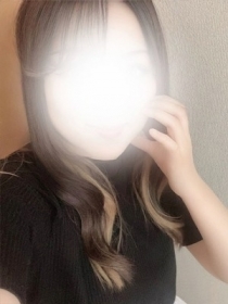 安堂 ももね